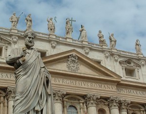 Imagen de San Pedro en su plaza del Vaticano